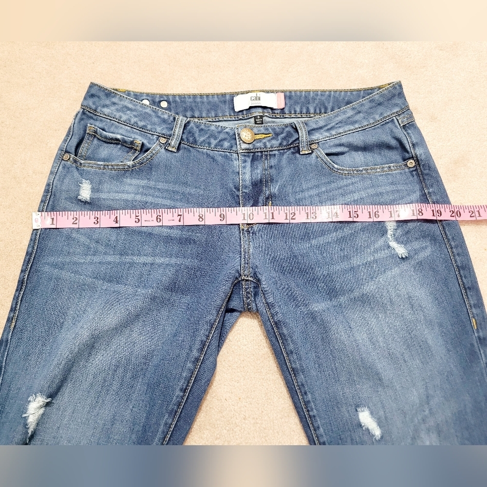 Cabi Boyfriend Jeans Womens Size 6 Distressed Raw Hem Stretch Denim Medium Wash - Picture 10 of 14